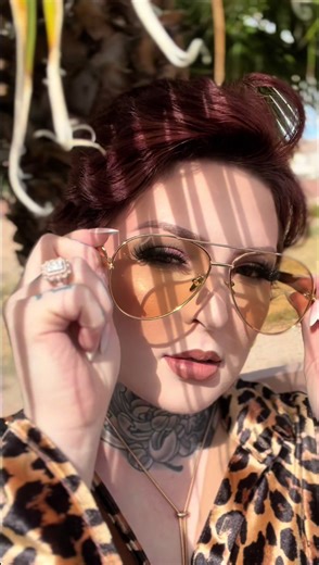 Trendy Short Hairstyles with Cute Sunglasses