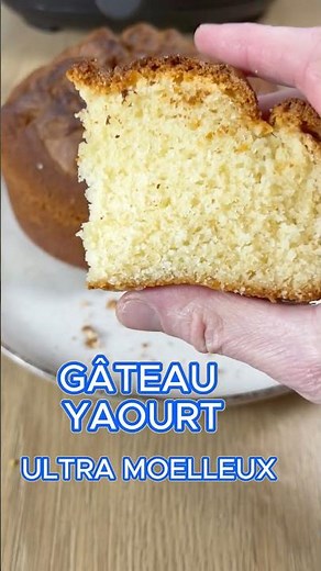 Gâteau au yaourt à l’Airfryer 🍰 Moelleux & Facile !#shorts