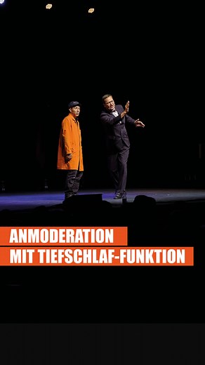 Anmoderation mit Tiefschlaf-Funktion 😴😂 #SchweizerComedy #ComedyCH #comedyliveshow #humor #lustig #comedy #lustiges #lapsus | Lapsus