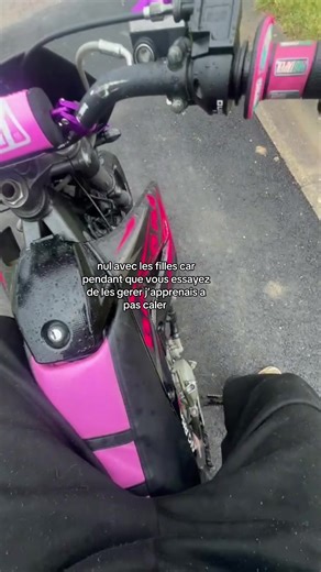 pas les meme priorités #fille #caler #moto #50cc