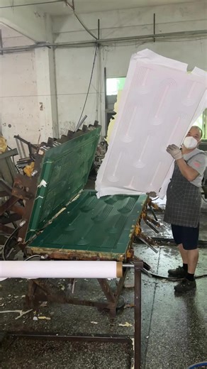 The daily production record of Jufeng pu Stone Skin Old Factory is daily. Today, I will share with you the pu Arc de Triomphe component brick which is being produced by the production department of our factory.