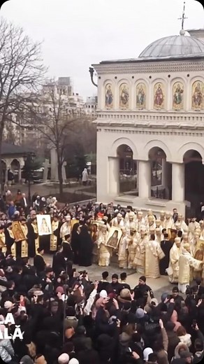 Supernatural phenomenon with the icon of St. Arsenius from Prislop: a mysterious light fell on it during the event at the Patriarchal Cathedral 04/02/2025 | L’Orthodoxie
