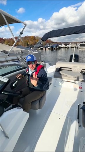 Boat Docking 101: Do the OPPOSITE of this... #boating #learntoboat #boatingtips #docking #boatfail #lakehopatcong #bridgemarina | Bridge Marina, Inc.