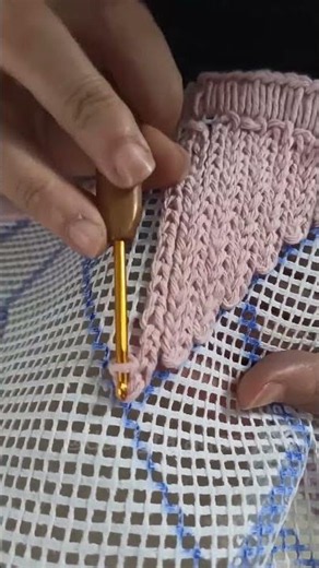 The ART of crafting on Needlepoint Canvas CHAIN STITCH Professor @danitalagarca