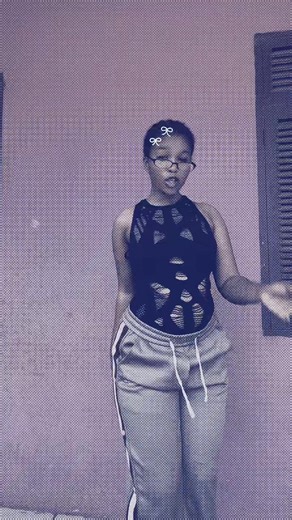 Bronii ba back up (@biggest.adwoah)’s videos with original sound - Roses Triplets