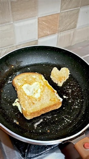 Bread Omlette🥚ASMR❤️ 🍳 #asmr #shorts #food #egg #eggrecipe #breadomelette #asmrsounds#love #omelette
