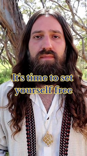 🙏It's time to set yourself free✨️ The only true way to release yourself from any type of pain, fear, anger, sadness or suffering is by feeling the emotion fully & expressing it out into the universe. Speak your inner truth even if it scares you while doing so. If you feel like you have been suppressing your emotions & how you feel then you are going to be in a state of suffering & pain. The only true way to heal is if you face your darkside head on & breakthrough it with courage. I can gatuante