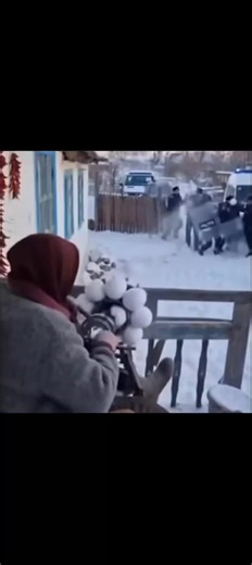 Filmy użytkownika Michał (@michu2159) z muzyką Babka Najlepsza Jest Przez Duże B - Krysiek & SharikanVR