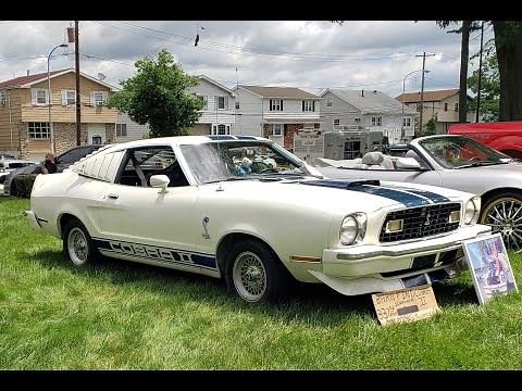 1976 Ford Mustang Cobra II.