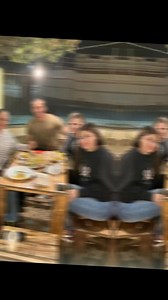 ¡Bienvenidos a La Chingada Tex-Mex! 🌶️🇲🇽 Vení a disfrutar de nuestros Tacos Birria con su jigote para mojar, quesadillas, nachos, burritos, flautas, enchiladas, chimichanga y fajitas humeantes. Acompañá con aguas frescas (horchata, tamarindo, jamaica) o una Corona bien fría. Ambiente cálido, música y sabor auténtico 🧡 📍 Dirección: Calle Teófilo Vargas esq. José Quintín Mendoza – Cochabamba 📲 Pedidos y reservas: 69555070 👥 Etiquetá a tu combo, guardá este reel y ¡caigan hoy! #LaChingadaTex