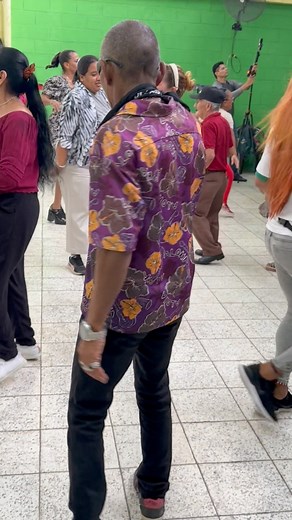 10K views · 39 reactions | Robocop regresó marchando #bailando #viralpost #baile | De todo un poco | Facebook