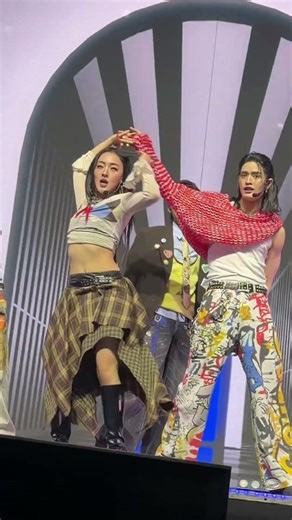 ห้ามเธอขยับ มาให้จับซะดีดี 🎪 DUANG WITH YOU “Love is all around” Show & Screening 🎨🎸✨ #NiceATLAS