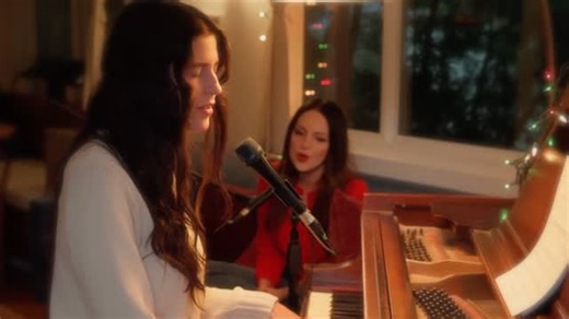 Elizabeth Gillies on Instagram: "A little song for all of your holiday situationships 🎄 🎥 @tylerbrown1000 @_maxscott_"