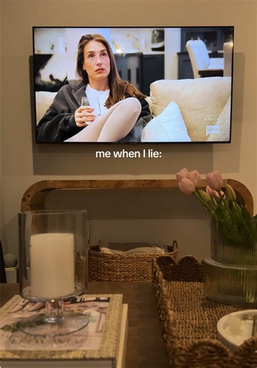 Behavioral Analyst Review of Amanda Batula 'Me When I Lie' Clip