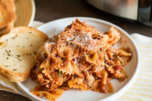 Slow Cooker Chicken Bacon Pasta