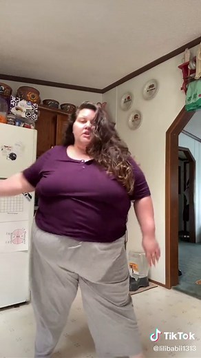 I think someone said I couldn’t touch my toes but aye 😝👏🏼💕♈️🔥👑