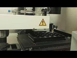 Clone picking from nanowell plate | CellCelector - Robot view