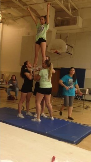 Elevator Prep Cheer Stunt with Easy Dismount