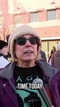 Utahns gather in downtown SLC to protest ICE after shooting death of Minnesota nurse