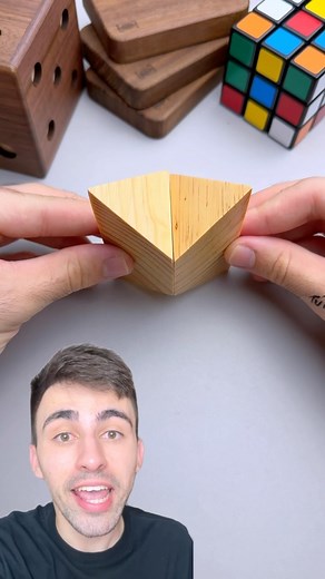 Como fazer uma pirâmide perfeita. Siga pra ➕ #puzzle #quebracabeça #desafio #madeira #piramide #brainteaser | Túlio Parreiras
