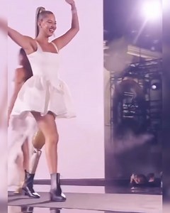 3.4M views · 123K reactions | ¡Un ejemplo de vida!  Daniela Alvarez, Miss Colombia 2011 cumpliendo su sueño de desfilar en Paris en el evento anual #LeDefileLoreal ✨❤️ | Miss Colombia News | Facebook