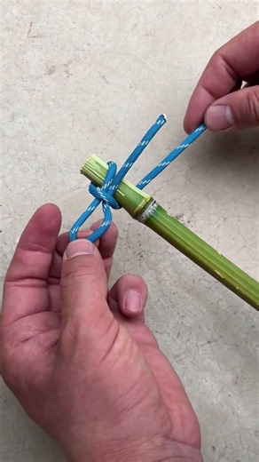 Simple and easy to learn knot for retrieving objects from a distance