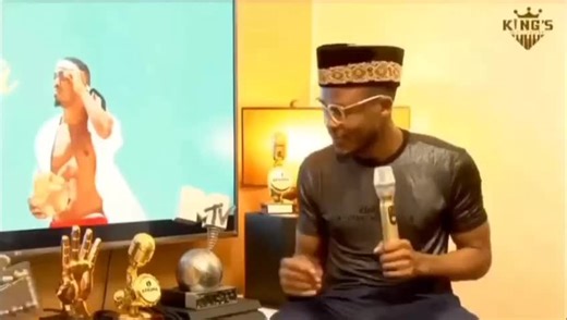 ILA ALIKIBA..😀 NB:-Kama huja follow akaunti yetu follow ili uweze kupata habari nyingi zaidi pia usisahau ku bonyeza kikengere ili kupata notification pindi habari zinapopostiwa :: #standupcomedy #tanzaniatalent #talent #wcb4life #wemasepetu