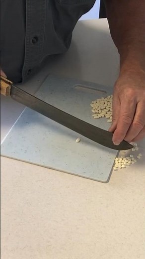 EASY way to cut pills IN HALF #simple #trending #foryou #diy
