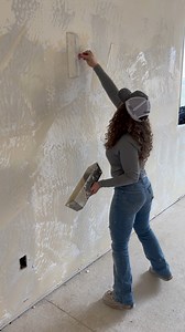 This is our version of a skip trowel knockdown. It’s fun to do and depending on how long you let it sit will depend on how aggressive the texture is. #reels #texture #art #drywall | Drywall Shorty