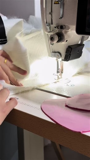 inflatable white swan mascot costume #swan #mascot #costume #factory #costumeideas #plush #fur #inflatablemascot #funny #funnyvideos #walking #inflatable #walking #china