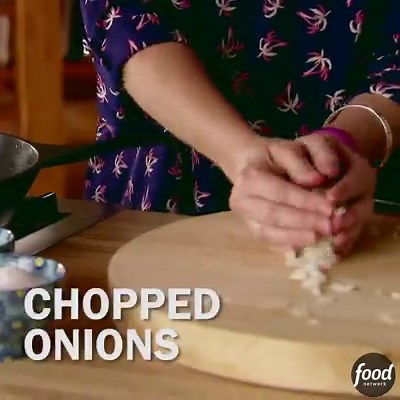 Easy Chicken Mozzarella Pasta, via The Pioneer Woman - Ree Drummond Get her recipe: http://www.foodtv.com/59dzv. | Food Network