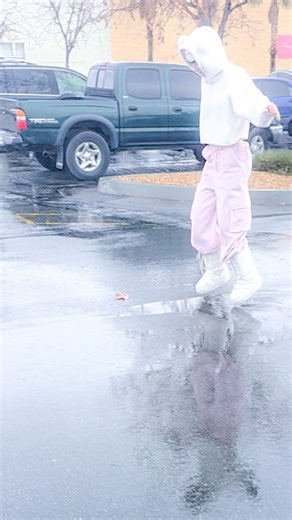 ꒰ა 𝓐𝓷𝓰𝓮𝓵 𝓑𝓪𝓫𝔂 ໒꒱ on Instagram: "forever young 💫 #alien #dreamcore #poetry #foreveryoung #fypage"