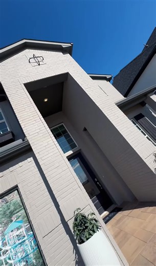 This master-planned community is built around a future lagoon, designed to bring true resort-style living right to your backyard. Modern homes, elevated amenities, and a lifestyle that feels like a getaway every day. ✨ Crystal-clear lagoon, white sand beaches, and entertainment-style amenities 🏡 Modern homes designed for comfort, style, and everyday living 🌊 A rare blend of residential living and resort-level experiences Live where your backyard feels like a vacation. 📲 Want details or a priv