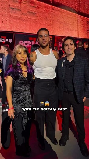 Scream Cast Reunion: Behind-the-Scenes Pics Unveiled 😱📸 #Scream #Ghostface #ScaryMovies