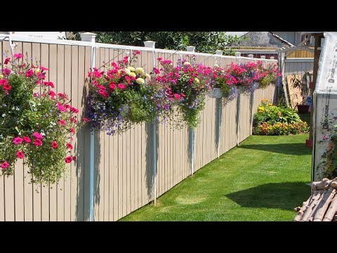 BEAUTIFUL! SIDE YARD GARDEN FENCING DESIGN IDEAS | BEST SIDE HOUSE FENCE GARDEN WITH VERTICAL GARDEN