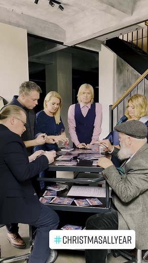 Go get your fanbox now - meanwhile we’re still signing… 😂✍️ #T#TheKellyFamilyk#kellyfamilyt#thosewerethedaysc#christmaspartyp#peaceonearthanangel