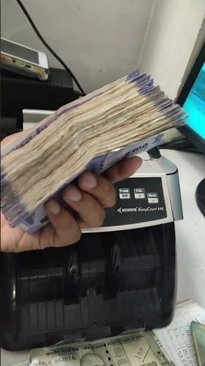 "Counted 100 Notes, Then Switched to 500! Money Counting Machine Overloaded!"#short #shorts #cash