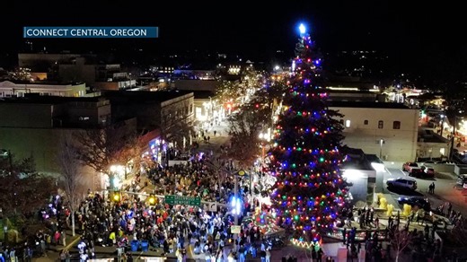 Downtown Bend lights up for the holidays with annual Christmas tree lighting event