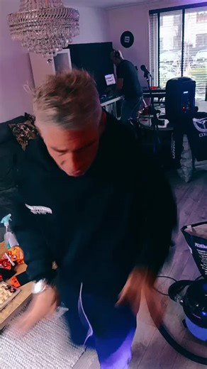 #sven in Da HOUSE🤣🎧