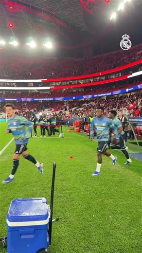 V. Júnior 😭 go to stadium ⛹️🏟️🏟️ input movement 👌😍😍#football #shorts #viralshort 😭🇧🇷👑