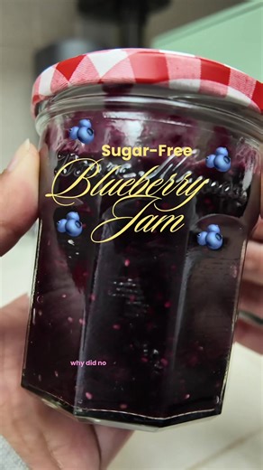 Homemade blueberry jam… and it’s way easier than I thought 🫐 No refined sugar, no fancy tools, and it tastes SO good on pancakes or toast. Quick recipe: • Add one pack of blueberries to a pan on low–medium heat • Let them soften before smashing (trust me 😭) • Gently smash once soft • Add 1 tablespoon of chia seeds to thicken • Add 1-2 tablespoons of honey to taste • Pour into a jar and seal That’s it. Why was I buying jam this whole time? #sugarfree #blueberryjam #antiinflammatory #homemade #C
