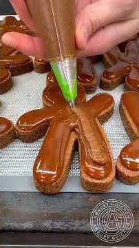 Aumaury Guichon Ginngerbread Man