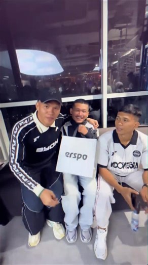 Trio 3 Ronde TKO Round 1 Highlights