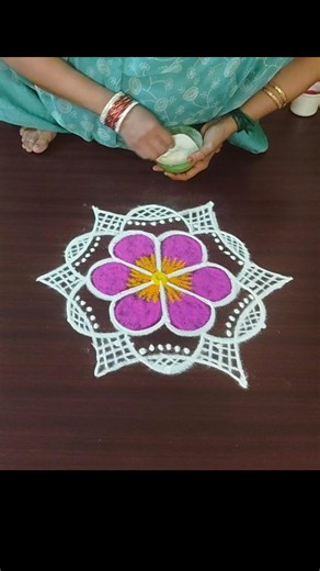 #smallrangoli #dailyrangoli #trendingrangolishorts #muggulu🩷mywings