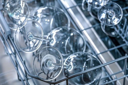 This is the Right Way to Place Bowls and Glasses in The Dishwasher - Home Lift Up