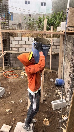 #unpocodehumor#enlaconstruccion | construction humor