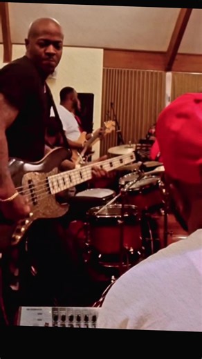 #tbt Let’s go Back to the ol time way🎸🎹🥁🔐🎤🎶🔥#carolina #quartet #music #bassplayer