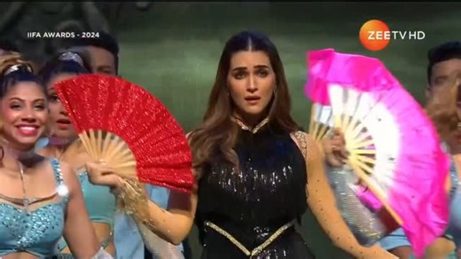 TheCelebFlash on Instagram: "Hello Mr. How Do You Do Song Kriti Sanon Dance Performance IIFA Awards"