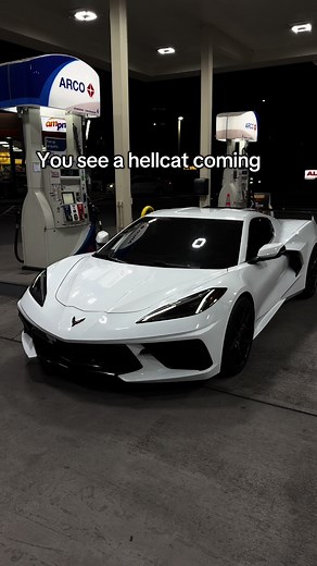 Chevrolet C8 Corvette vs Hellcat: Can You Win?