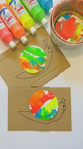 The salad spinner is back and this time it's creating neon shells for these super sweet snails 🐌 🌈 You will need: 🧡 Salad spinner 🧡 Neon paint 🧡 Cardboard 🧡 Paper plate 🧡 Black marker pen Create make and play #BakerRoss #natureart #paintingideas #paintingwithkids #kidscrafts #preschoolactivities #natureinspired #spinart #cardboardcrafts | Baker Ross